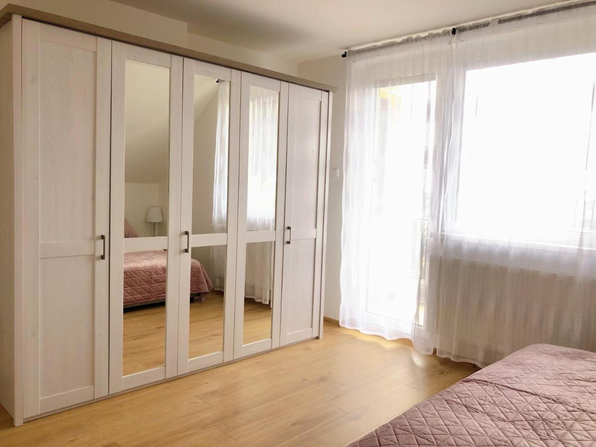 Top Of The Hill Villa Praha Bagian luar foto