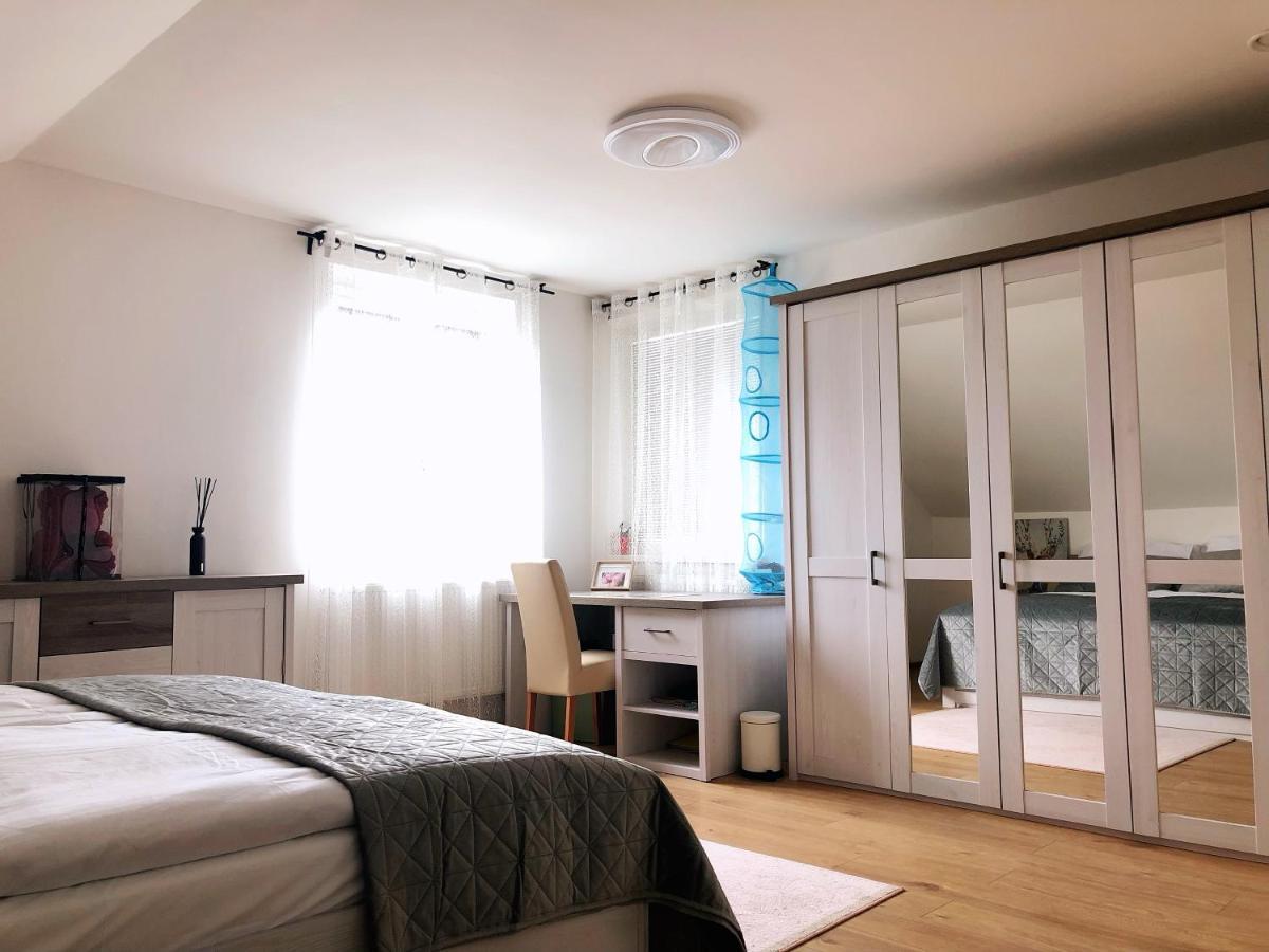 Top Of The Hill Villa Praha Bagian luar foto