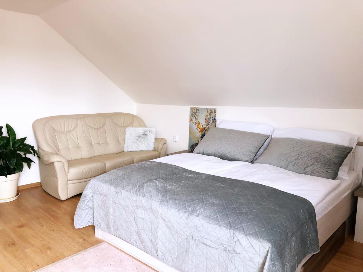 Top Of The Hill Villa Praha Bagian luar foto